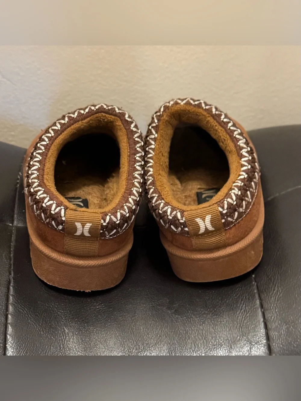 Like New Lil Girls Size 8 Hurley Ugg Tasman lookalike shoes